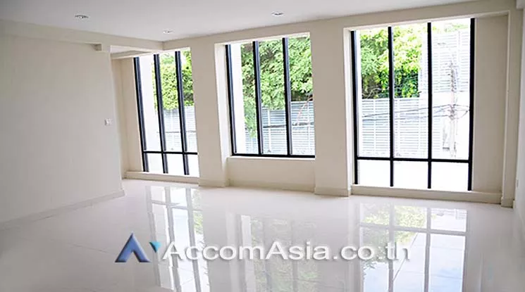  1  Office Space For Rent in Sukhumvit ,Bangkok BTS Udomsuk AA15784